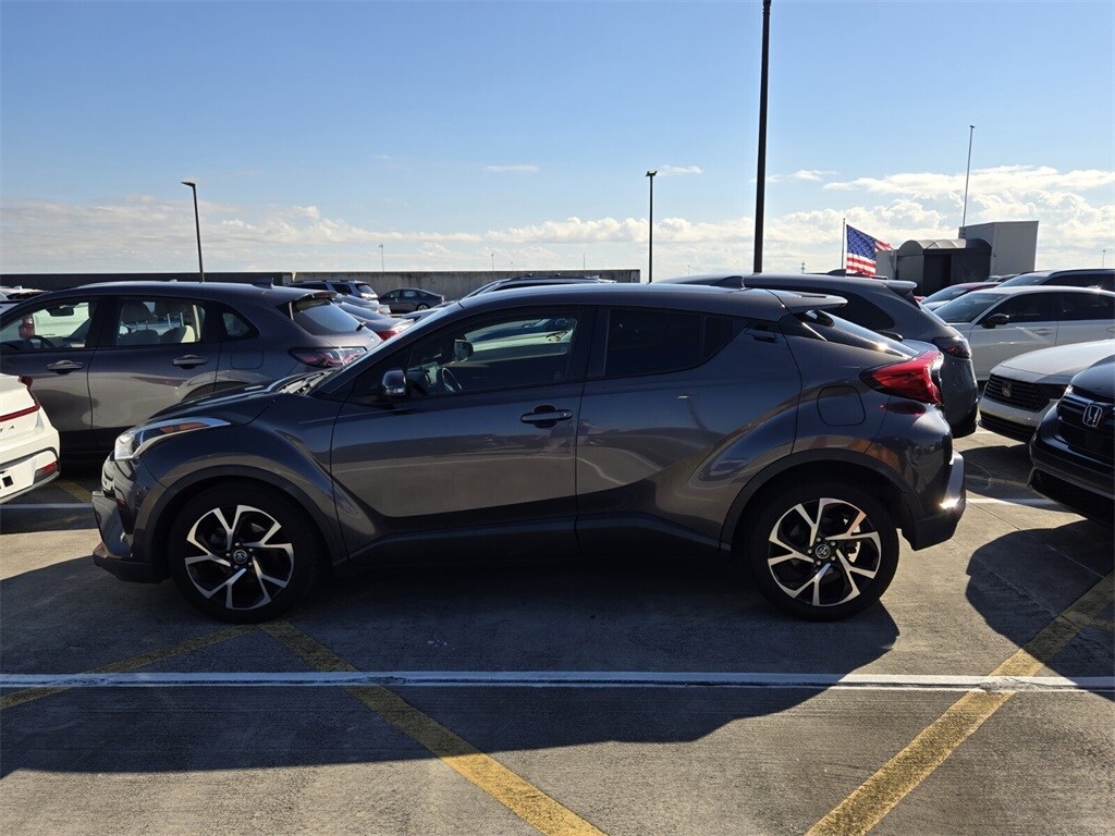 2018 Toyota C-HR XLE photo 4