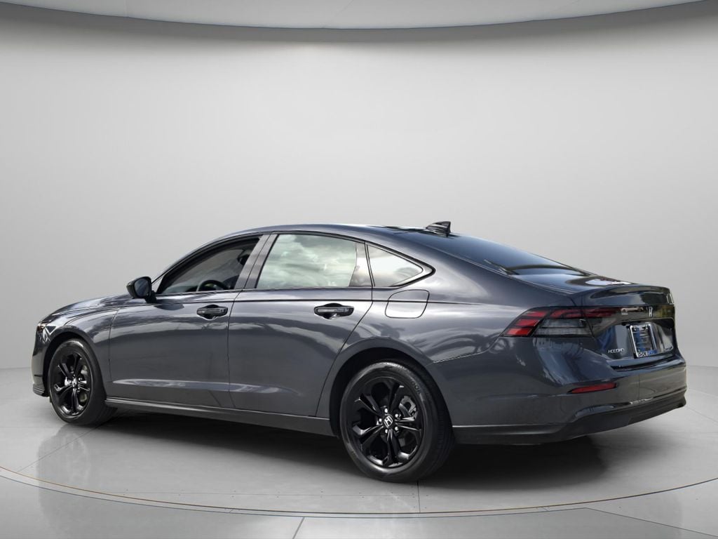 2025 Honda Accord SE - Photo 8