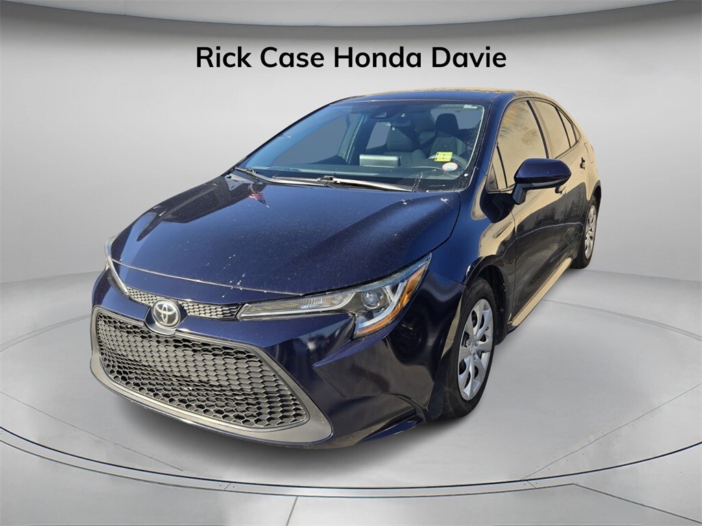 2020 Toyota Corolla LE photo 3