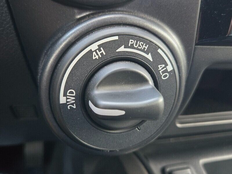 2024 Nissan Titan SV - Photo 20