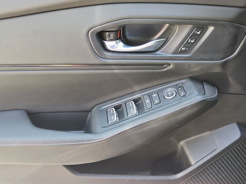 2025 Honda Accord Hybrid Sport-L - Photo 30