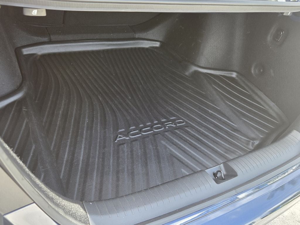 2025 Honda Accord SE - Photo 13