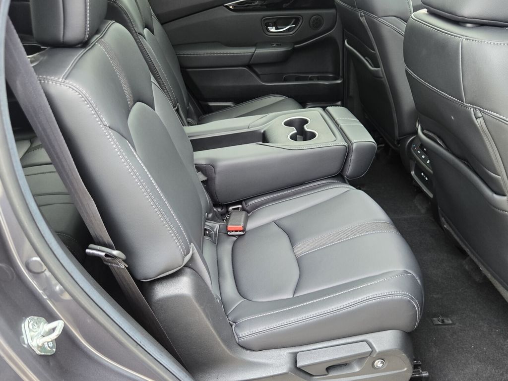 2025 Honda Pilot Touring - Photo 18