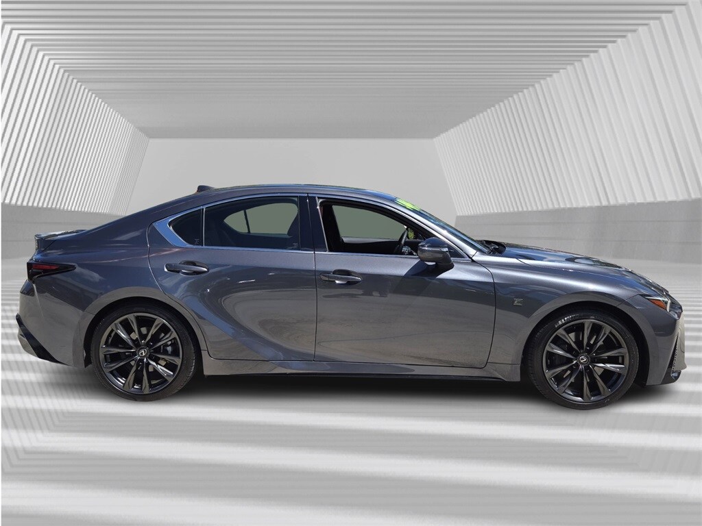 2024 Lexus IS 350 F SPORT photo 2