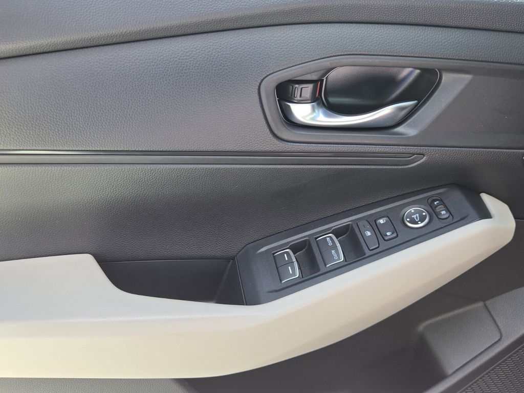 2025 Honda Accord LX - Photo 26