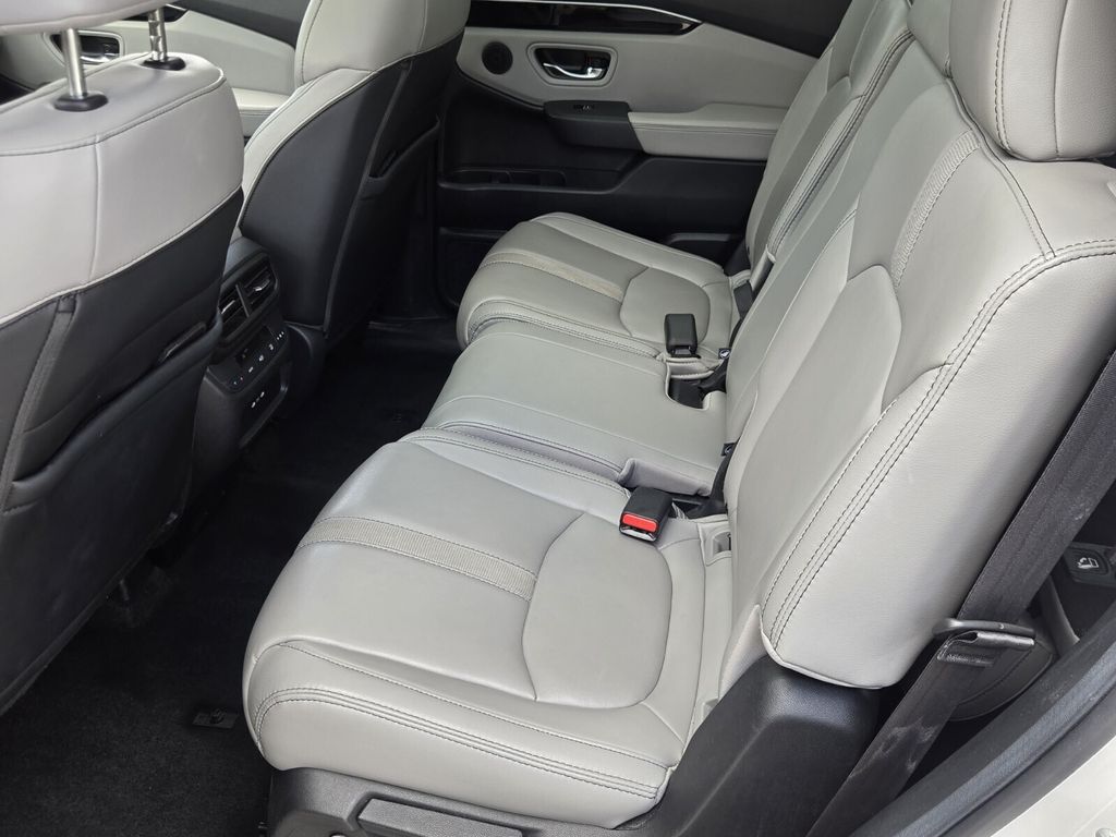 2025 Honda Pilot Touring - Photo 11