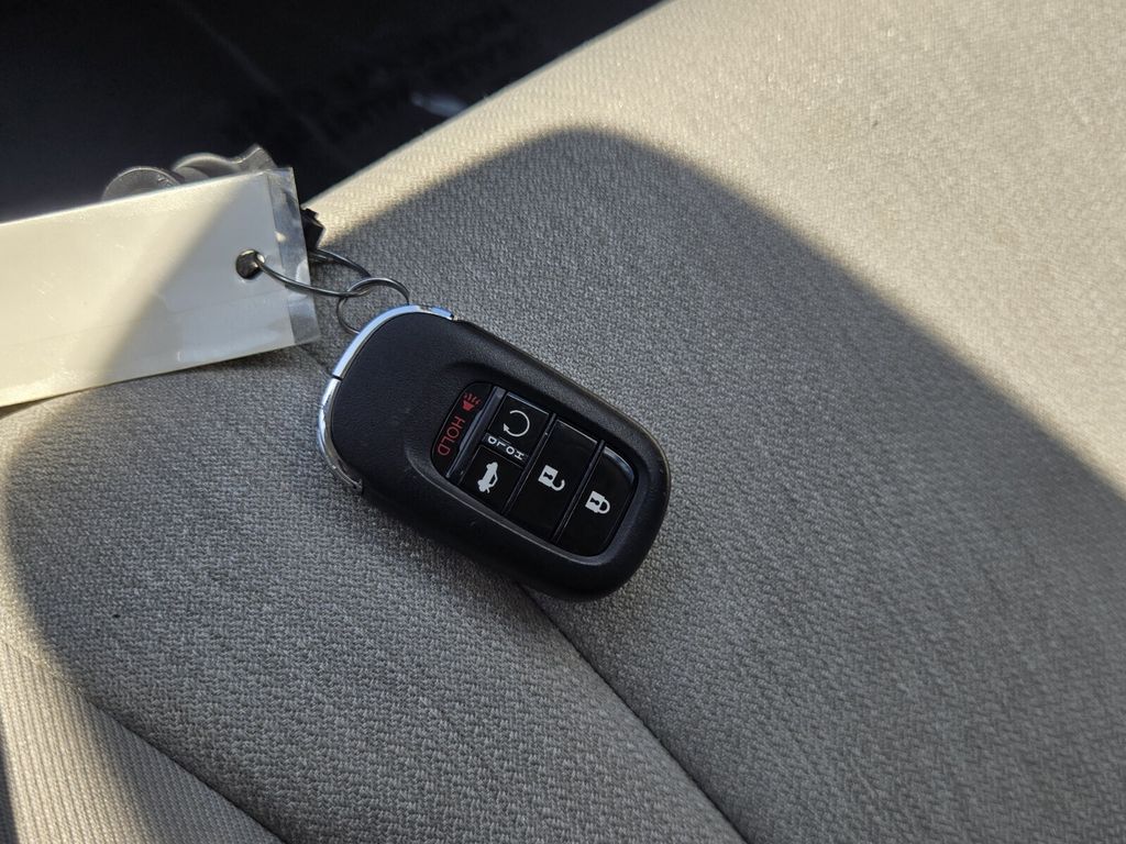2025 Honda Accord LX - Photo 18