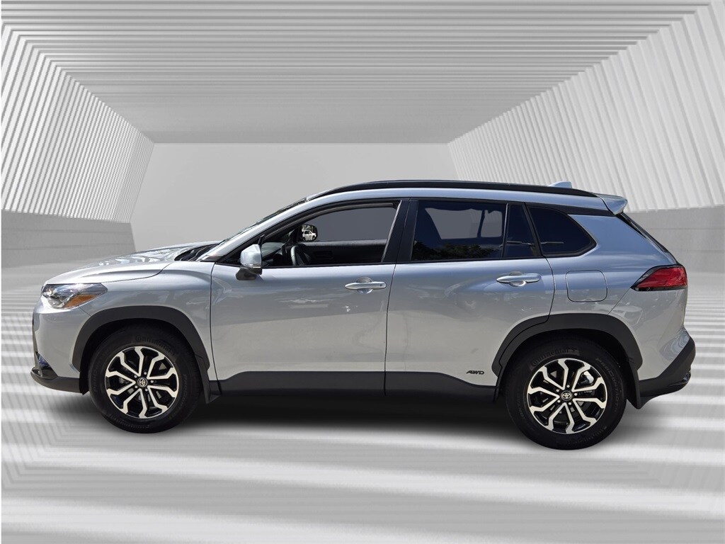 2024 Toyota Corolla Cross photo 3