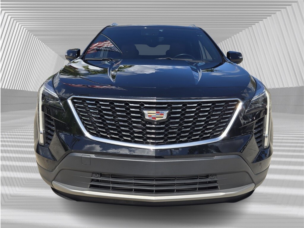 2023 Cadillac XT4 Premium Luxury photo 2