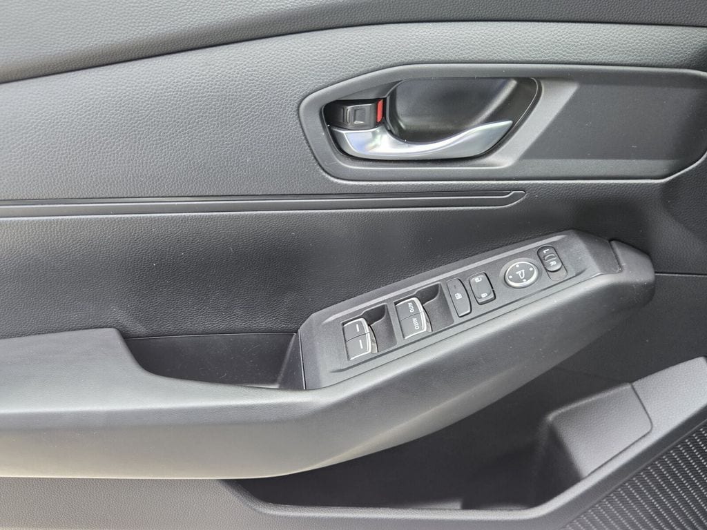 2025 Honda Accord LX - Photo 25