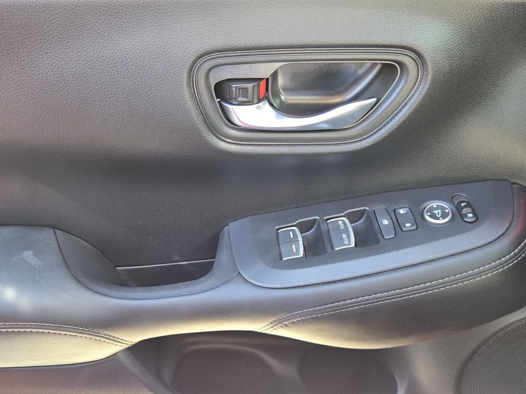 2025 Honda HR-V EX-L - Photo 24