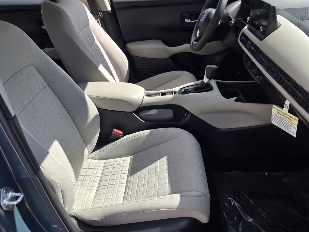 2025 Honda HR-V LX - Photo 16