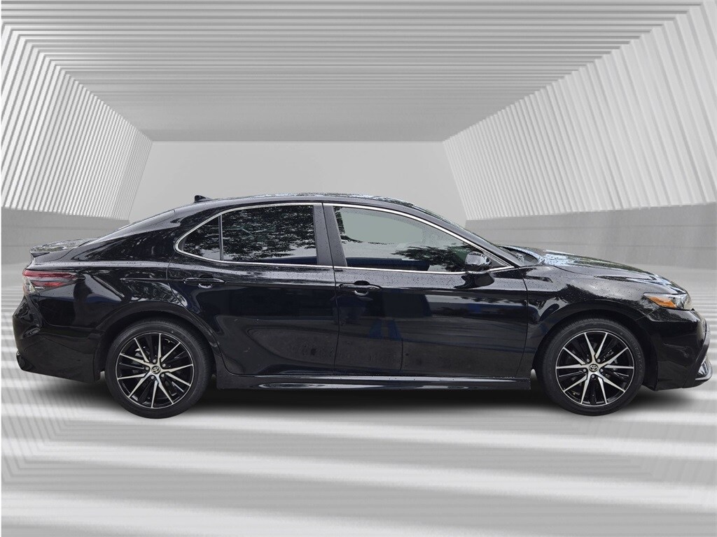 2024 Toyota Camry SE photo 2