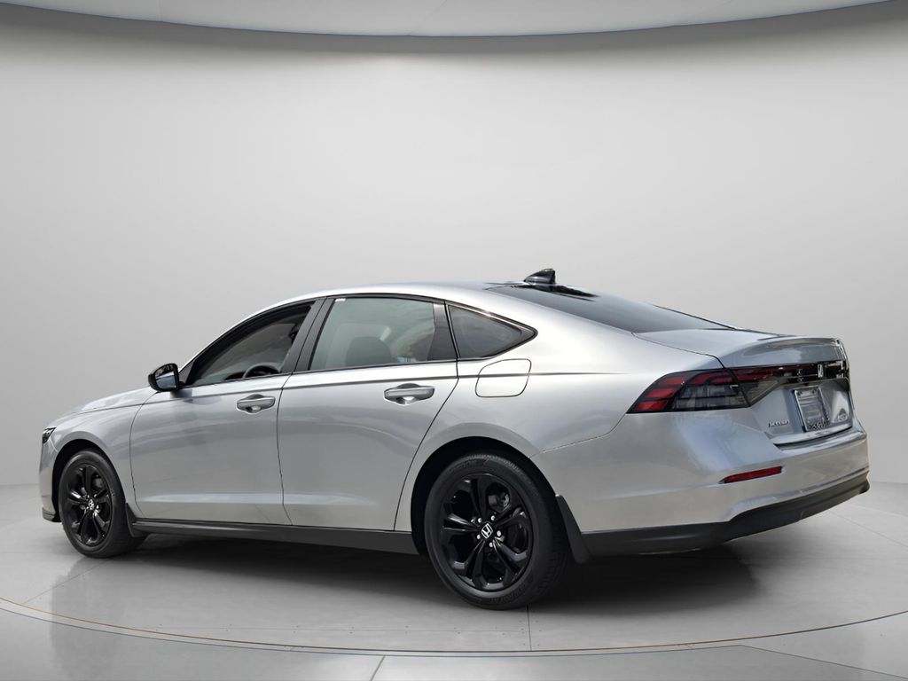 2025 Honda Accord SE - Photo 8