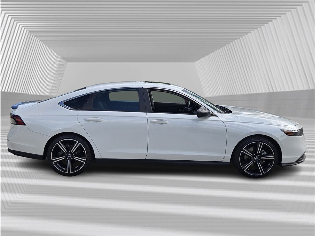 2023 Honda Accord Hybrid Sport photo 2