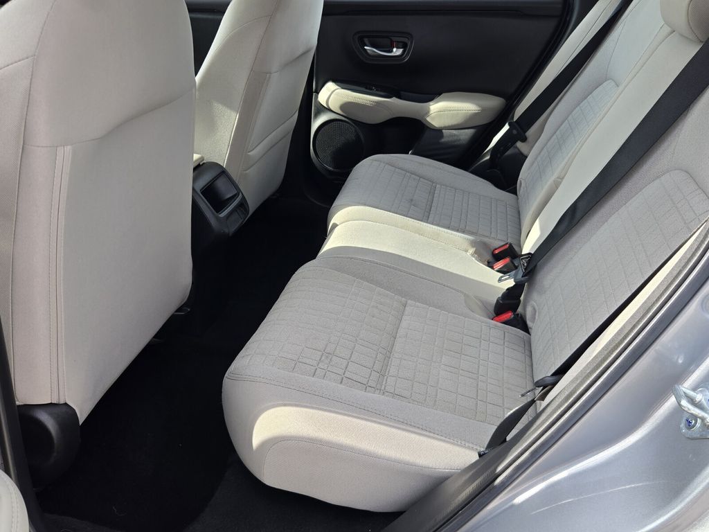 2025 Honda HR-V LX - Photo 11