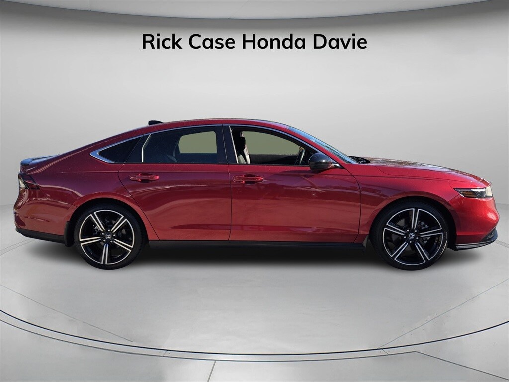 2023 Honda Accord Hybrid Sport photo 2