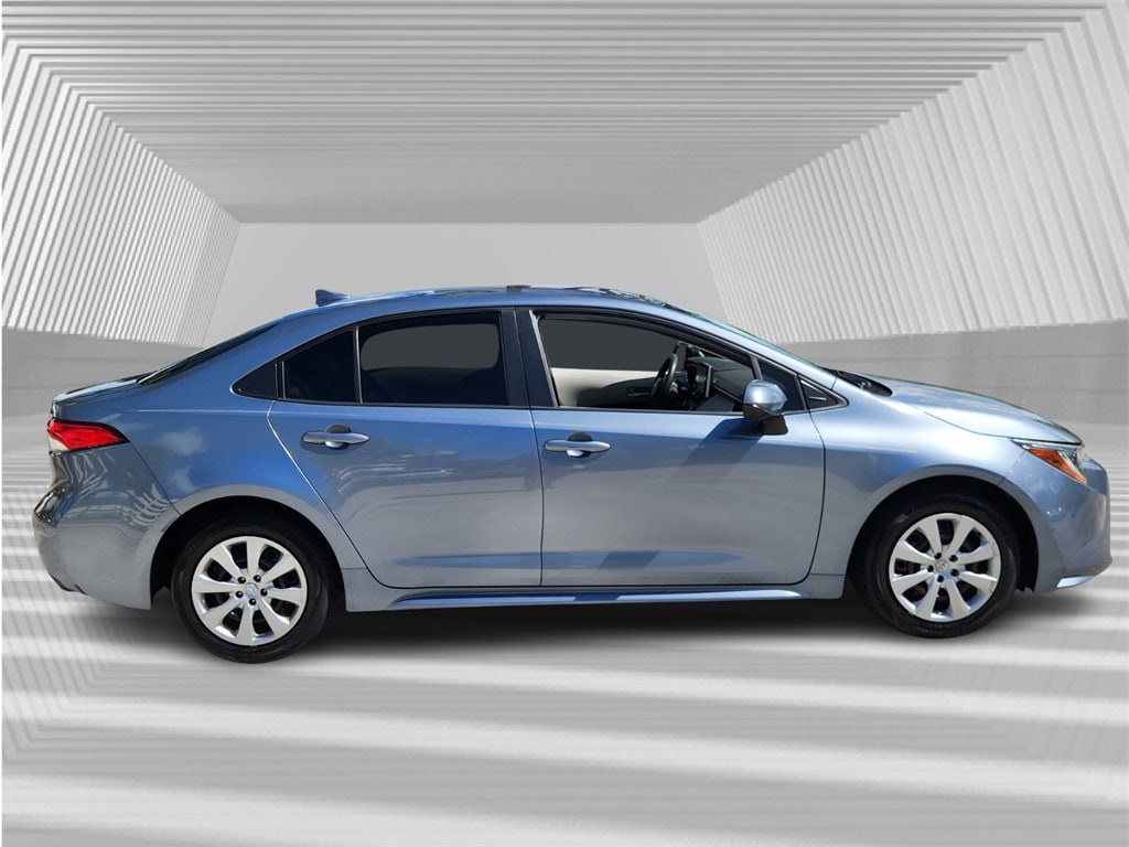 Used 2020 Toyota Corolla LE with VIN JTDEPRAE7LJ029011 for sale in Davie, FL