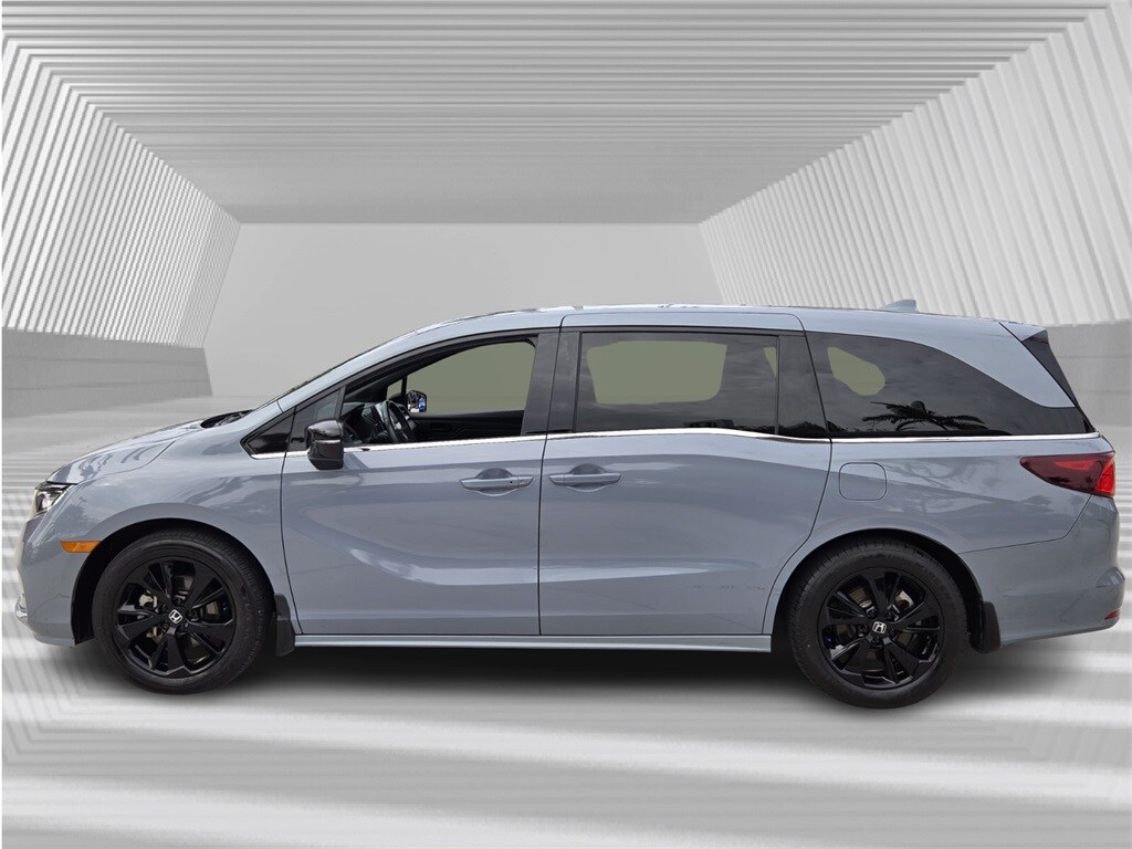 2023 Honda Odyssey Sport photo 2