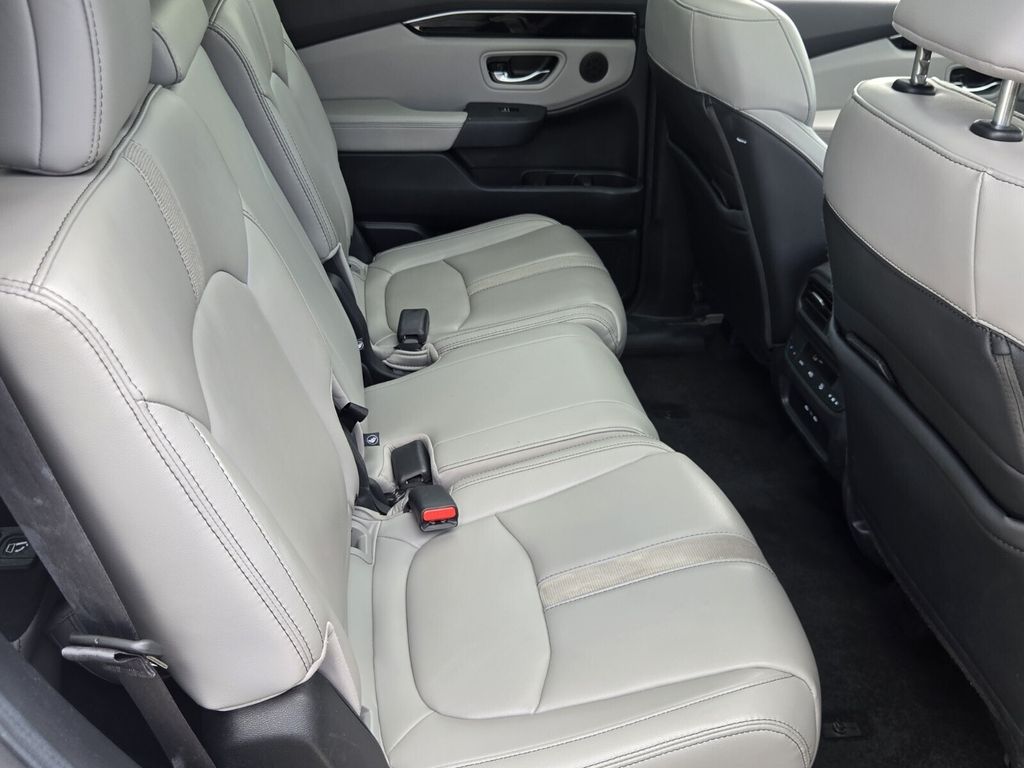 2025 Honda Pilot Touring - Photo 16