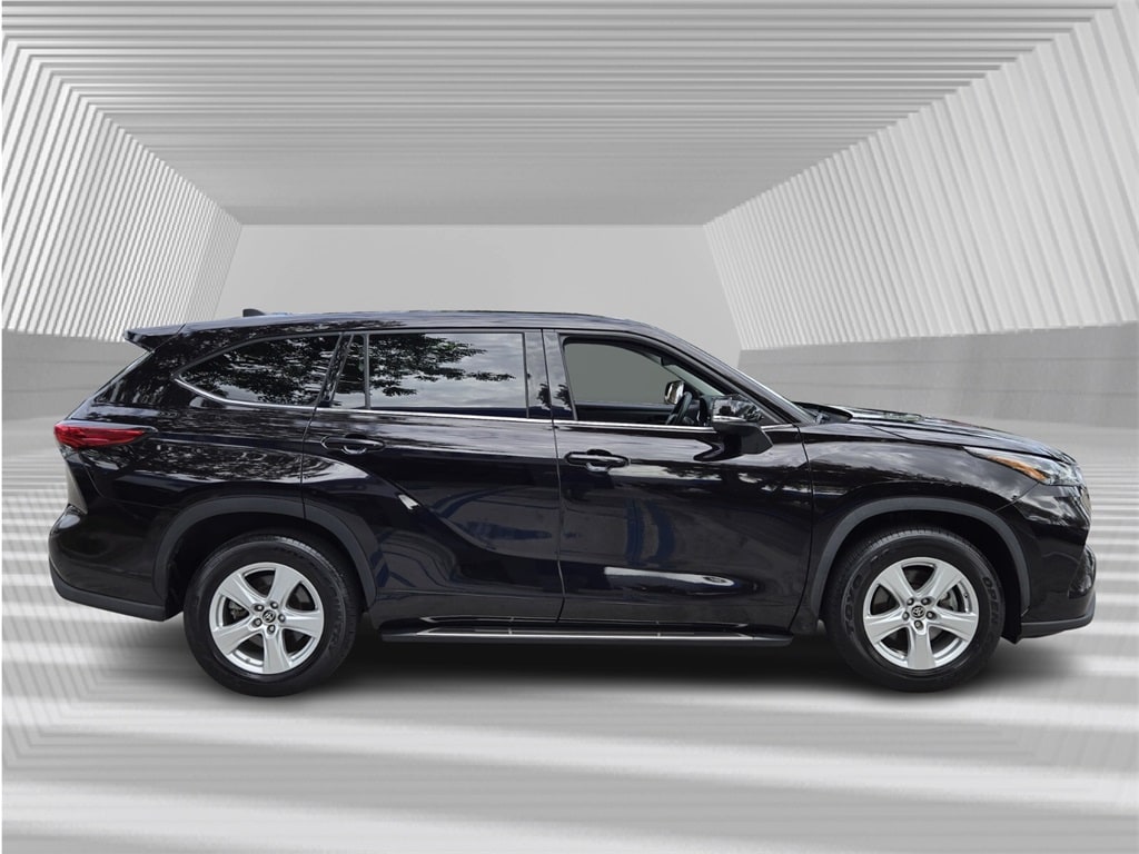 Used 2022 Toyota Highlander L SUV