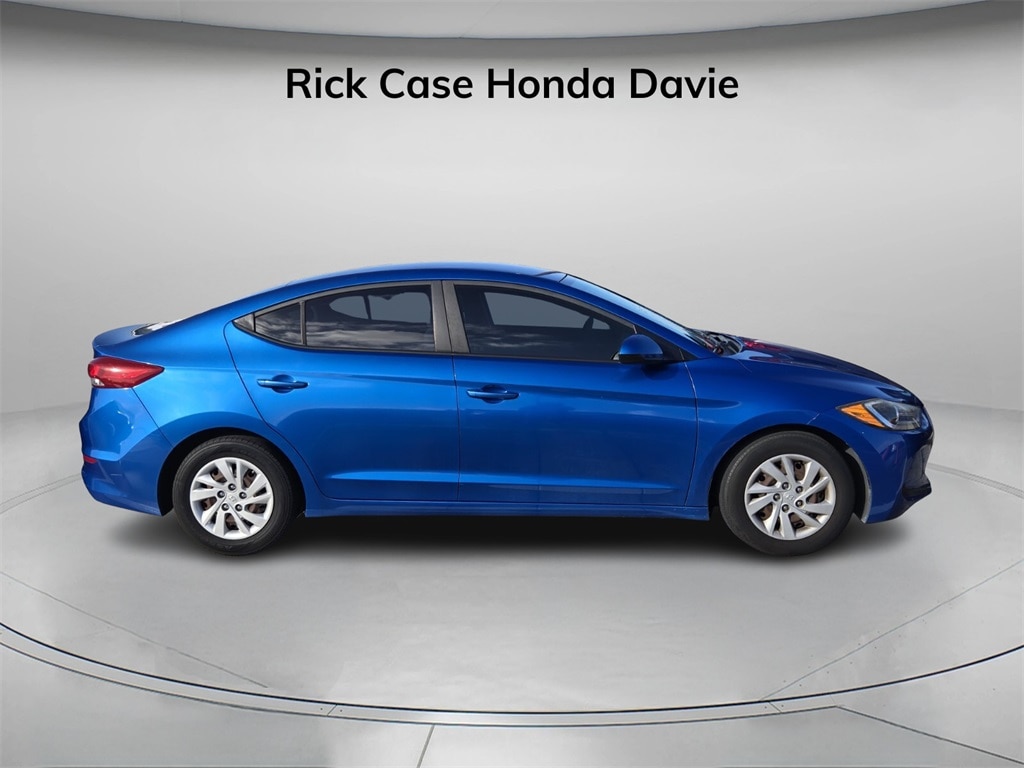 Used 2018 Hyundai Elantra SE Sedan