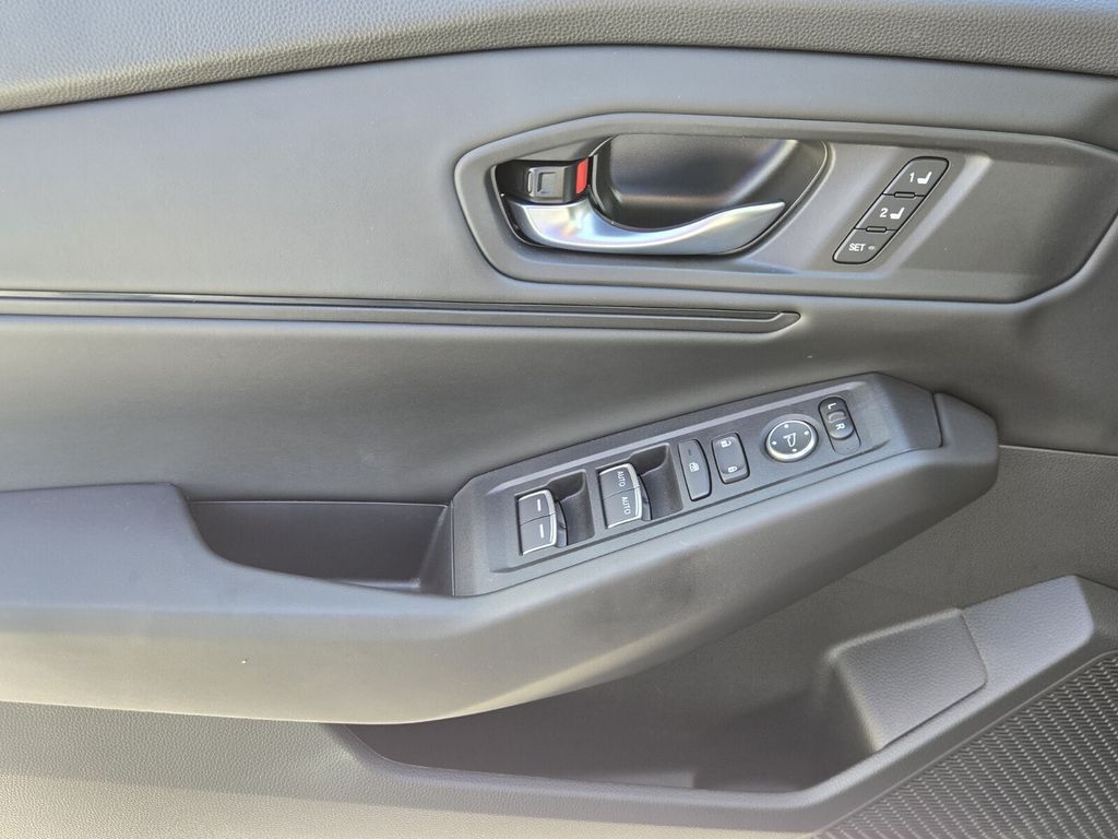 2025 Honda Accord Hybrid EX-L - Photo 27