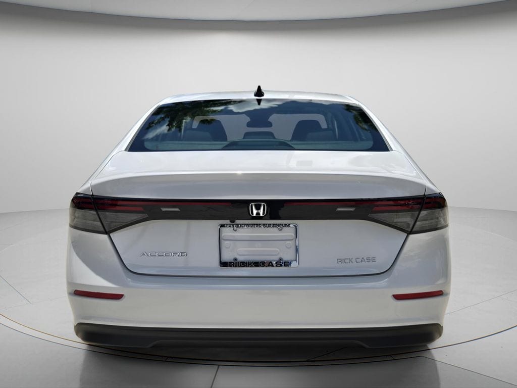 2025 Honda Accord SE - Photo 6