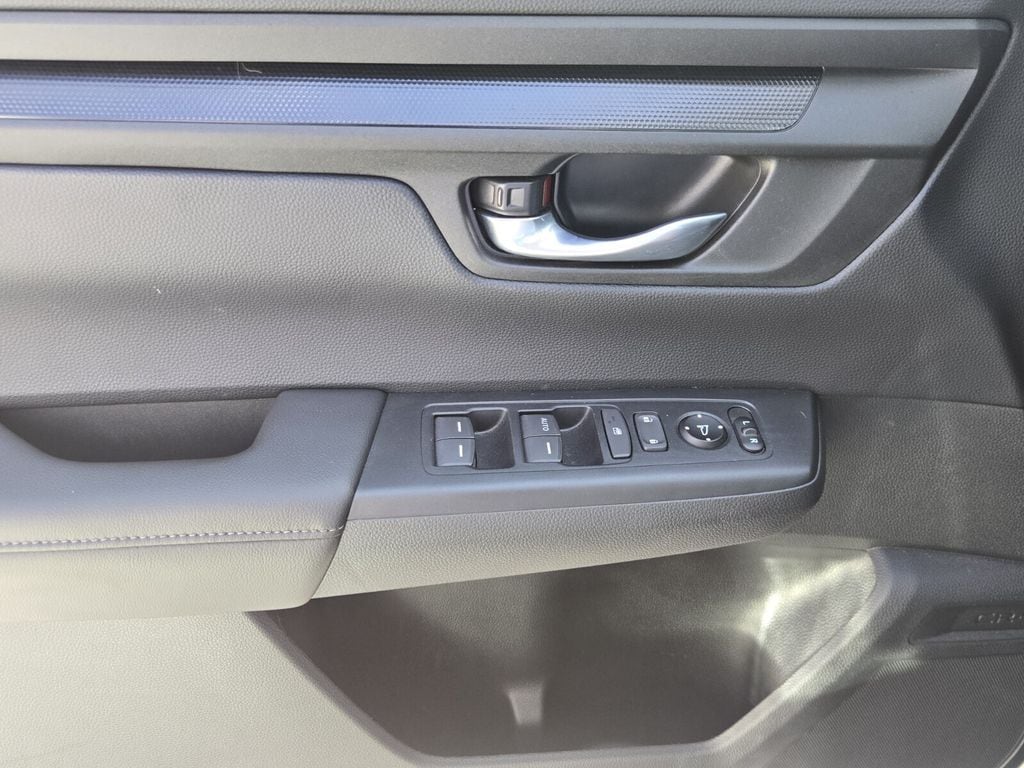2025 Honda CR-V LX - Photo 25