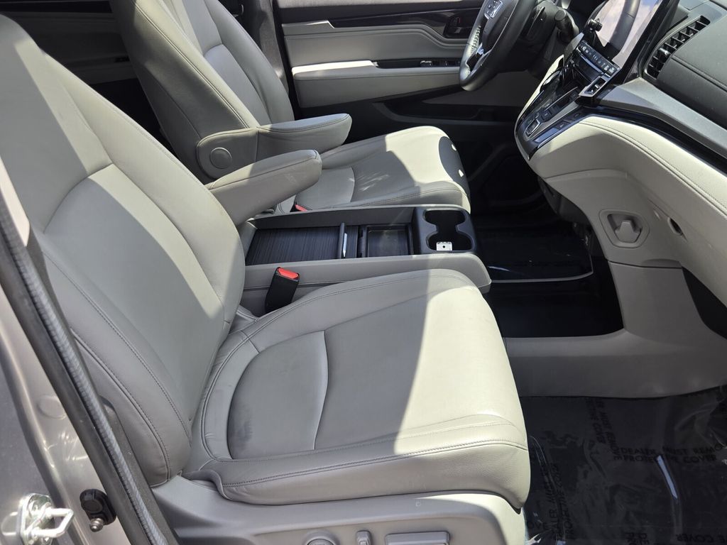 2024 Honda Odyssey Touring - Photo 18