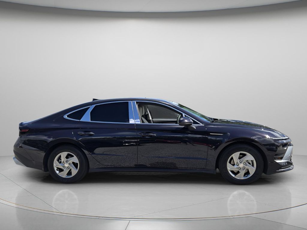 Used 2025 Hyundai Sonata SE Sedan