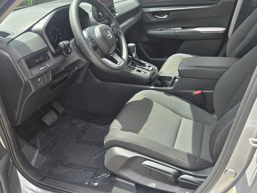 2025 Honda CR-V LX - Photo 10