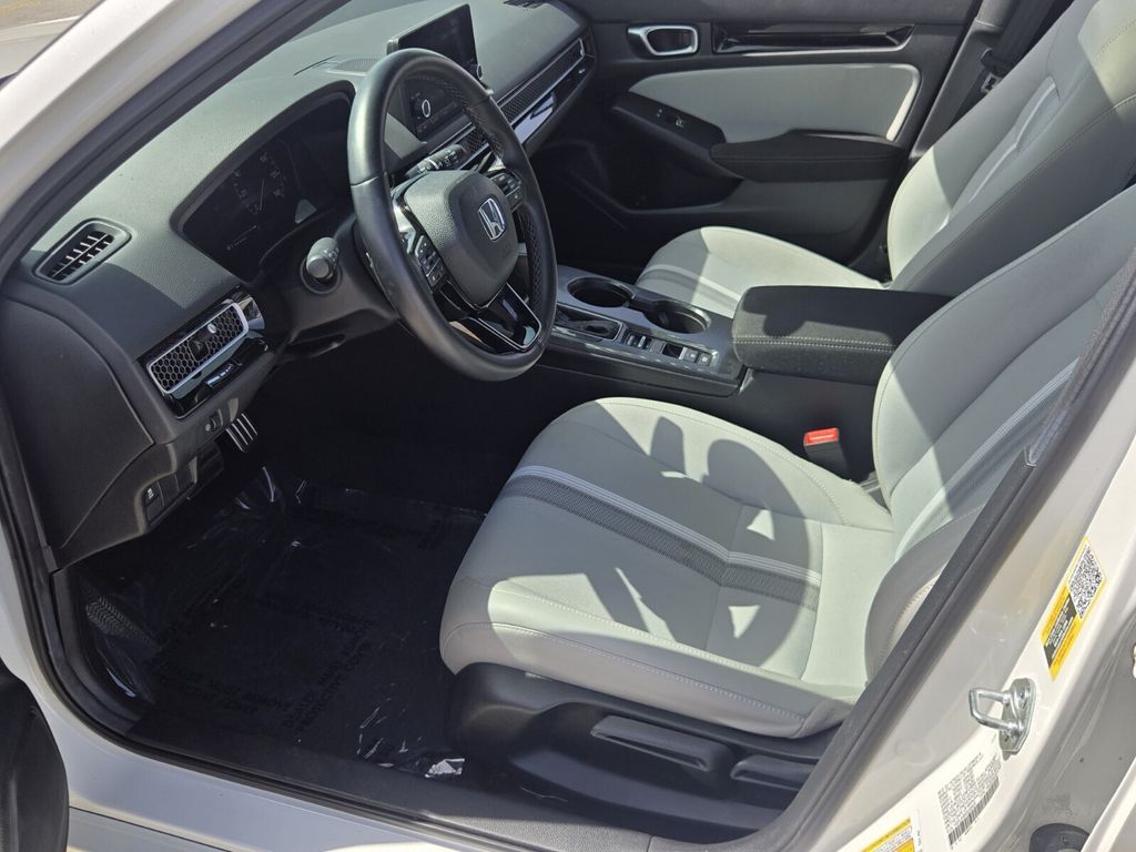 2025 Honda Civic Hatchback Sport - Photo 10