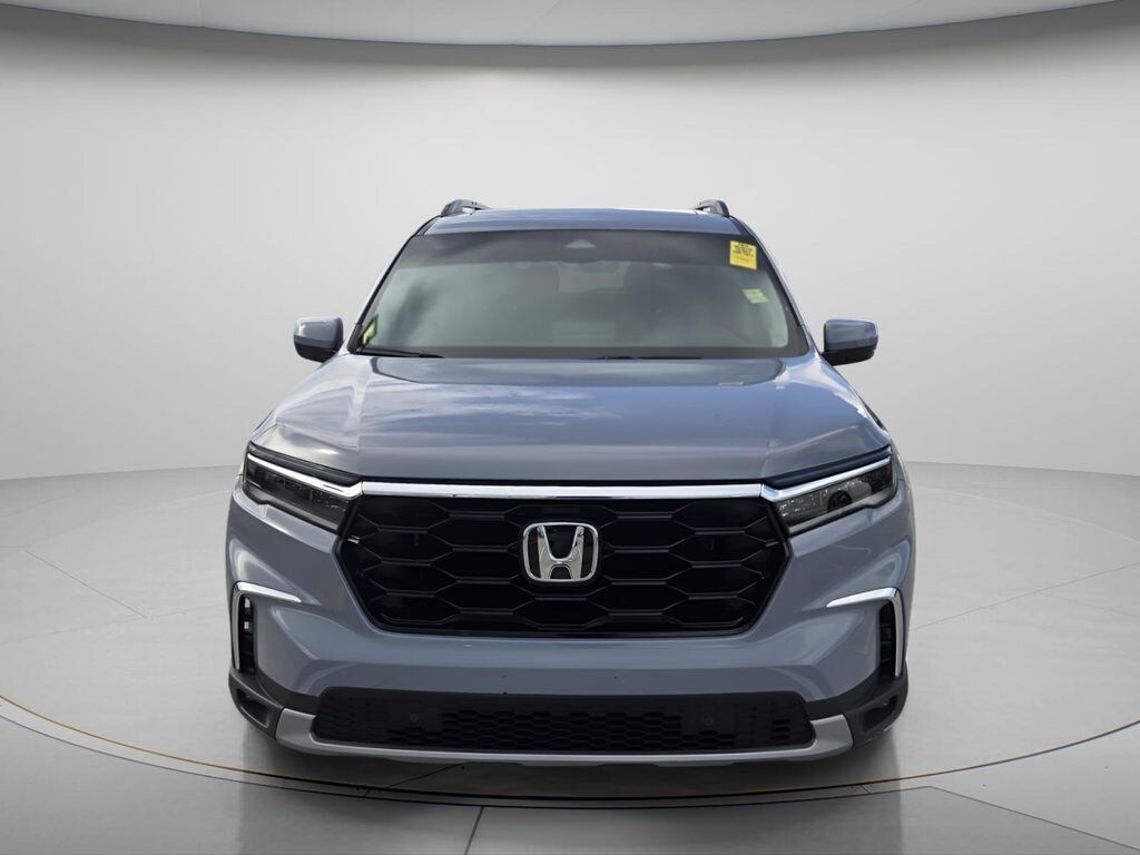 Used 2025 Honda Pilot Touring SUV