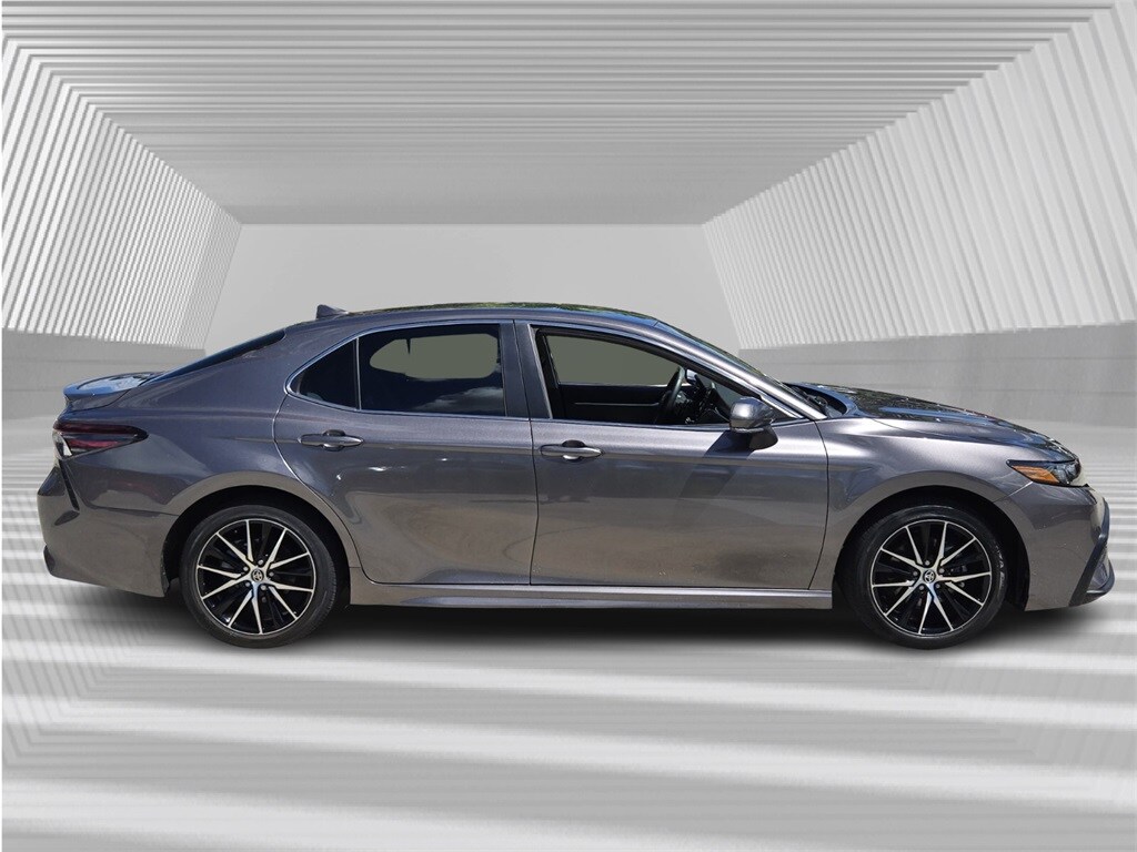 2023 Toyota Camry SE photo 2