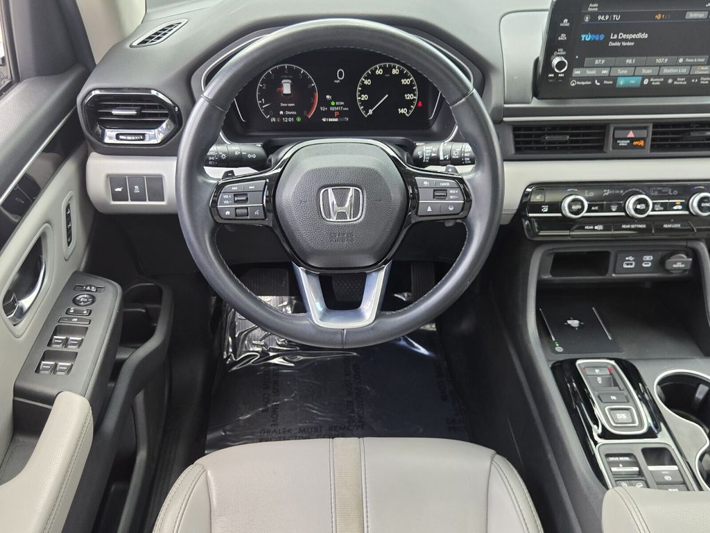 2025 Honda Pilot Touring - Photo 12