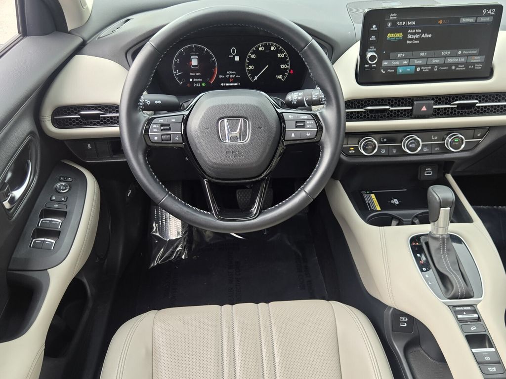 2025 Honda HR-V EX-L - Photo 12