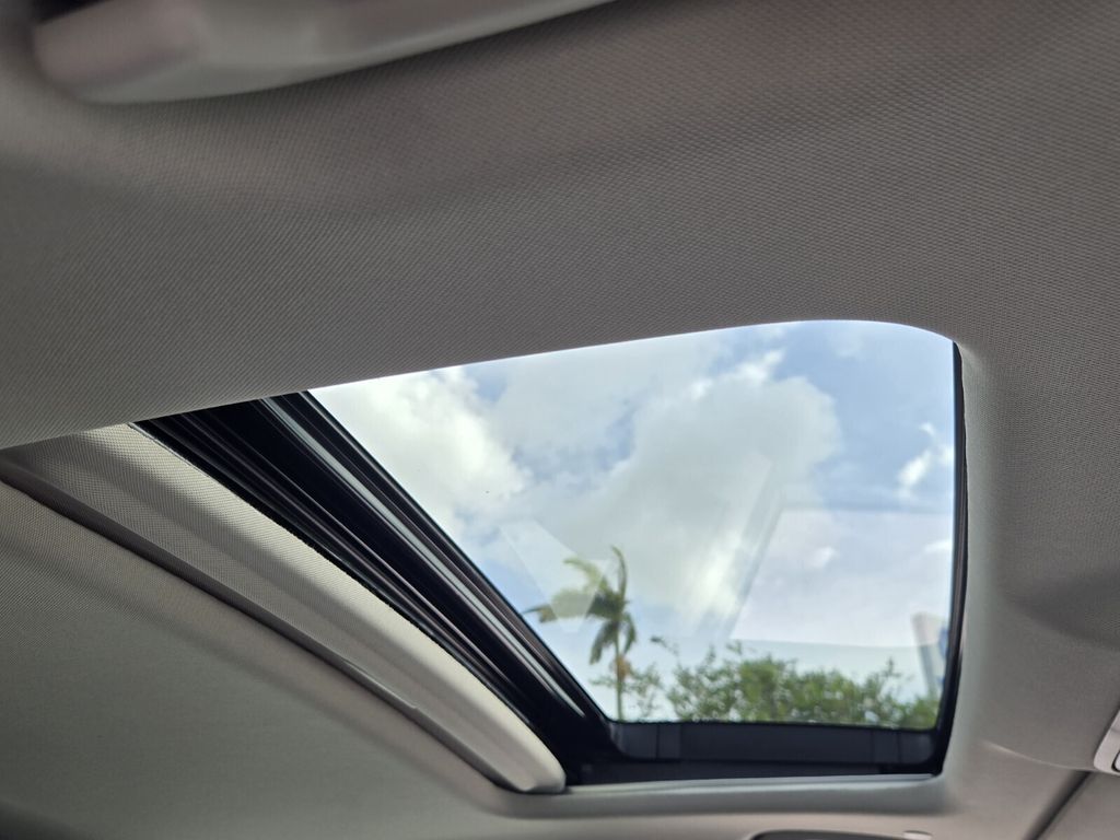 2025 Honda Accord SE - Photo 15