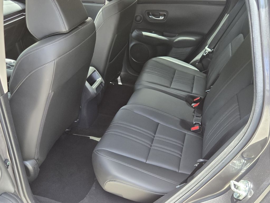 2025 Honda HR-V EX-L - Photo 11