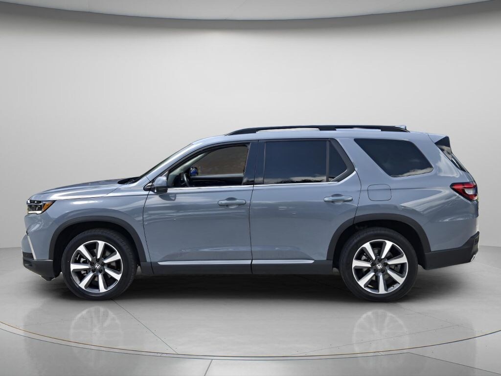 Used 2025 Honda Pilot Touring SUV