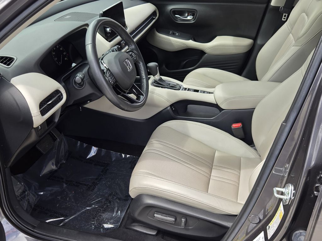2025 Honda HR-V EX-L - Photo 10