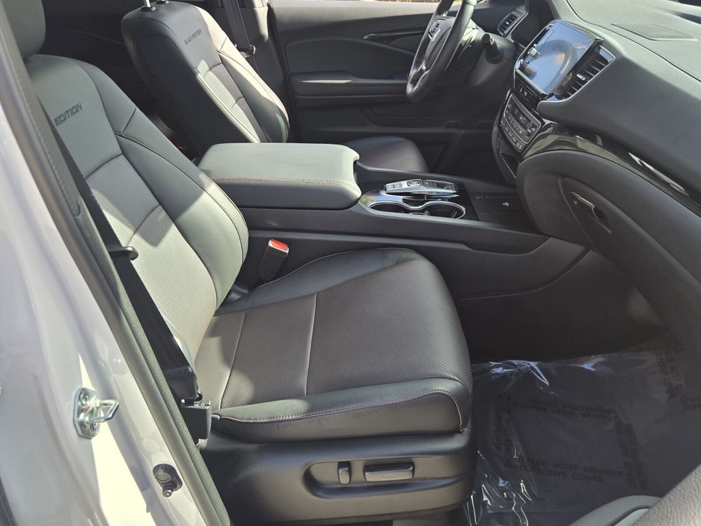 2025 Honda Ridgeline Black Edition - Photo 16