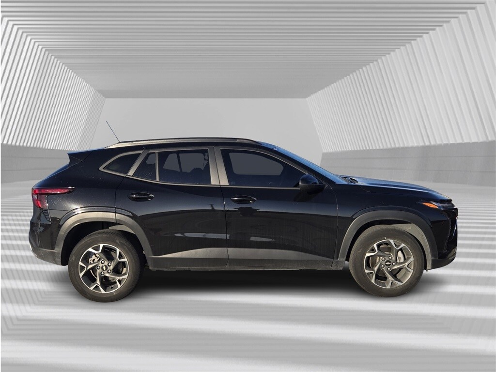 Used 2024 Chevrolet Trax LT SUV