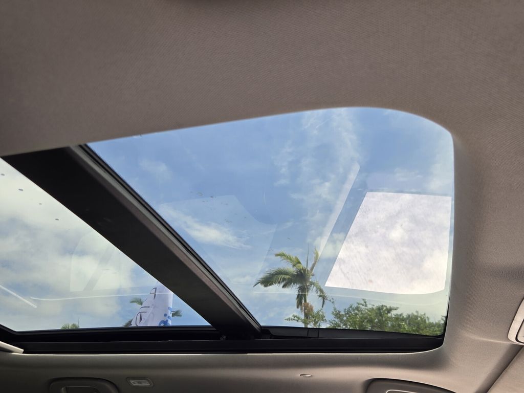 2025 Honda Pilot Elite - Photo 20
