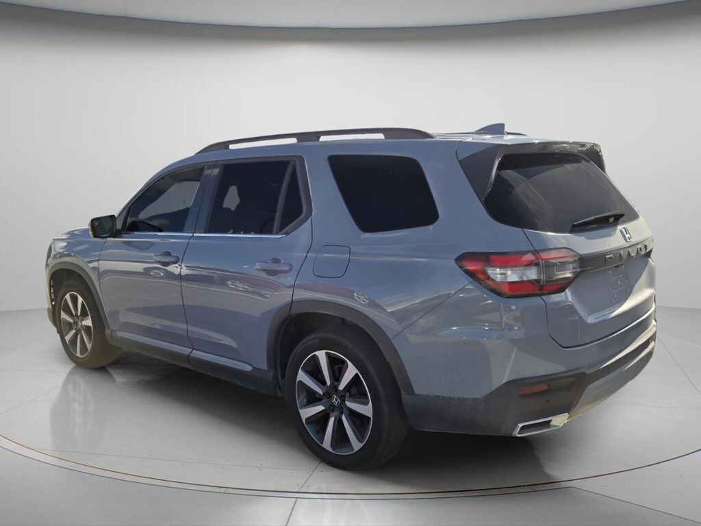Used 2025 Honda Pilot Touring SUV