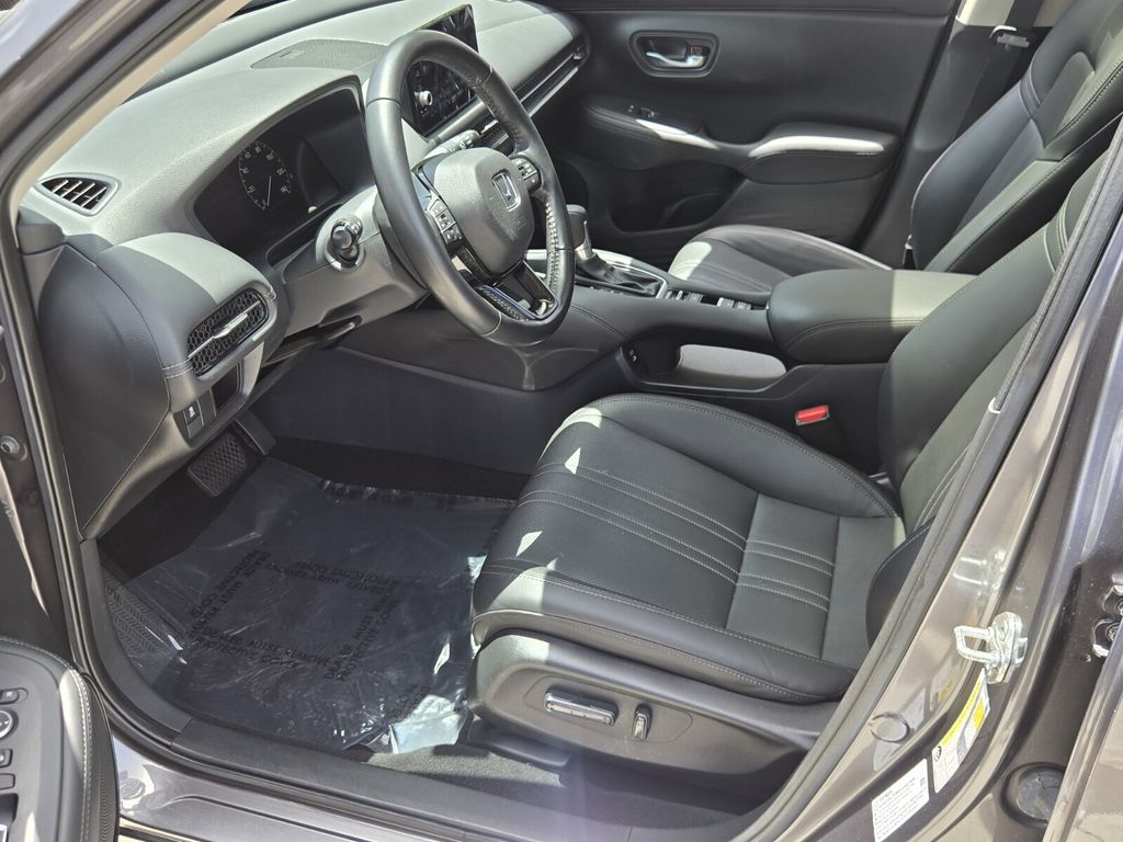 2025 Honda HR-V EX-L - Photo 10