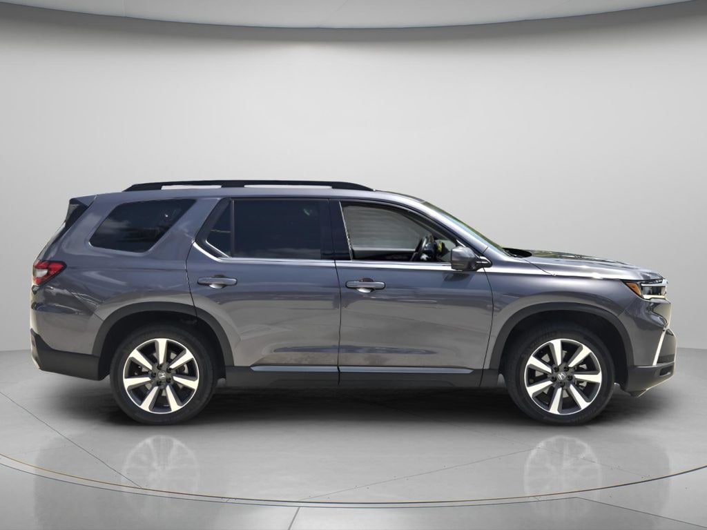 Used 2024 Honda Pilot Touring SUV