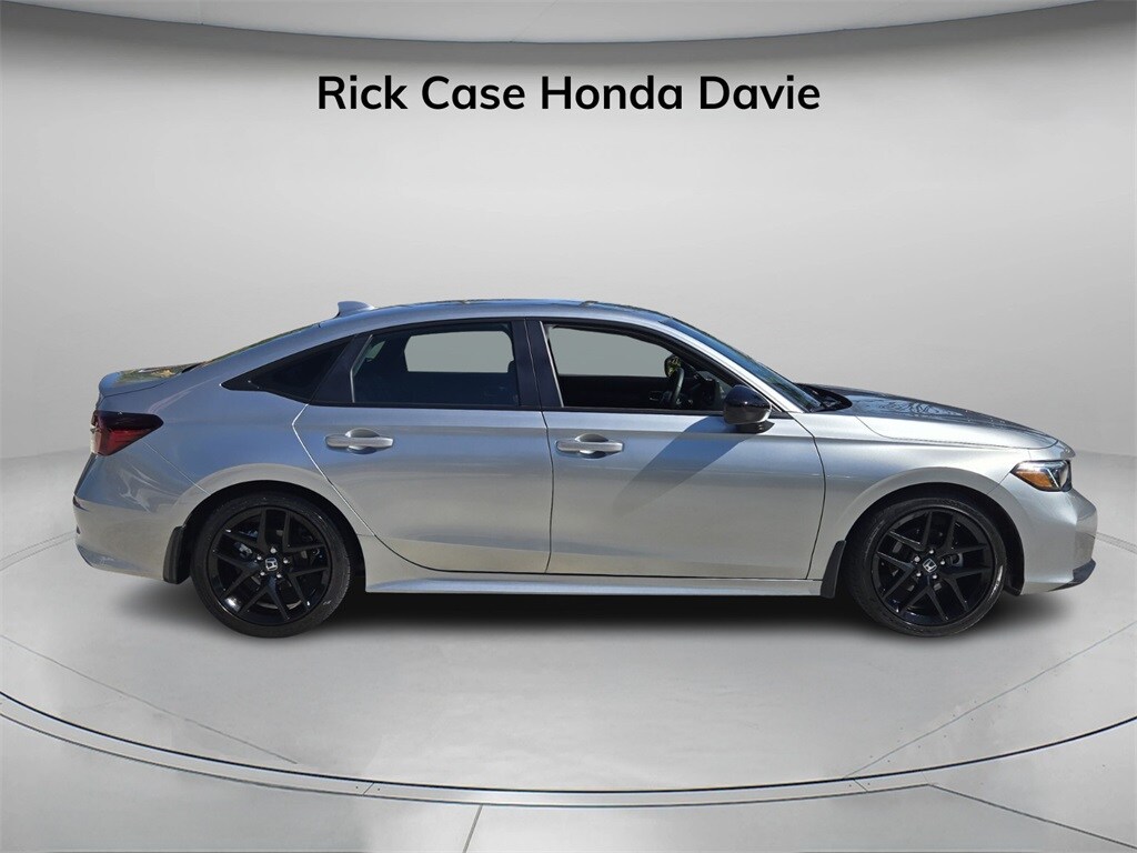 2026 Honda Civic Sport photo 2