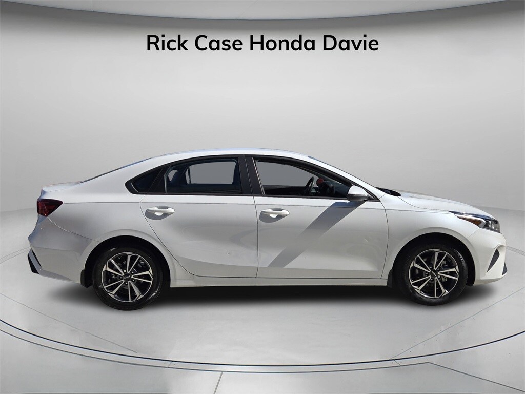 Used 2022 Kia Forte LXS Sedan