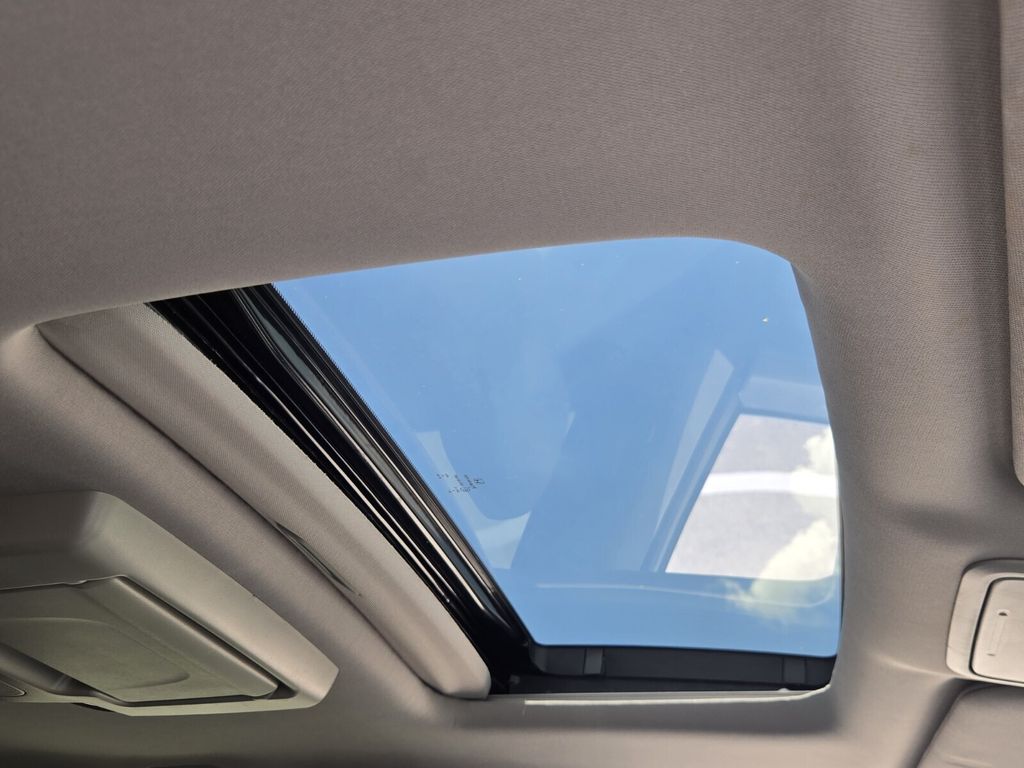 2024 Honda Odyssey Touring - Photo 19